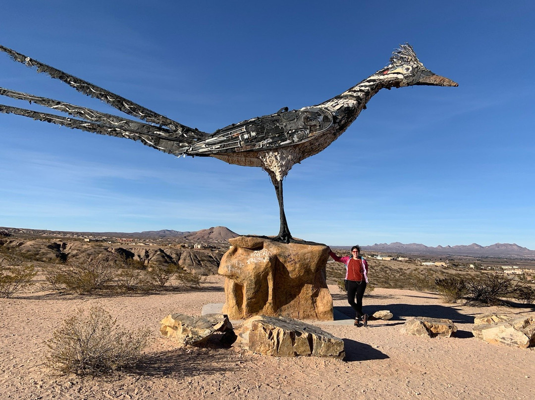 Recycled Roadrunner Sculpture-拉斯克鲁塞斯必去景点