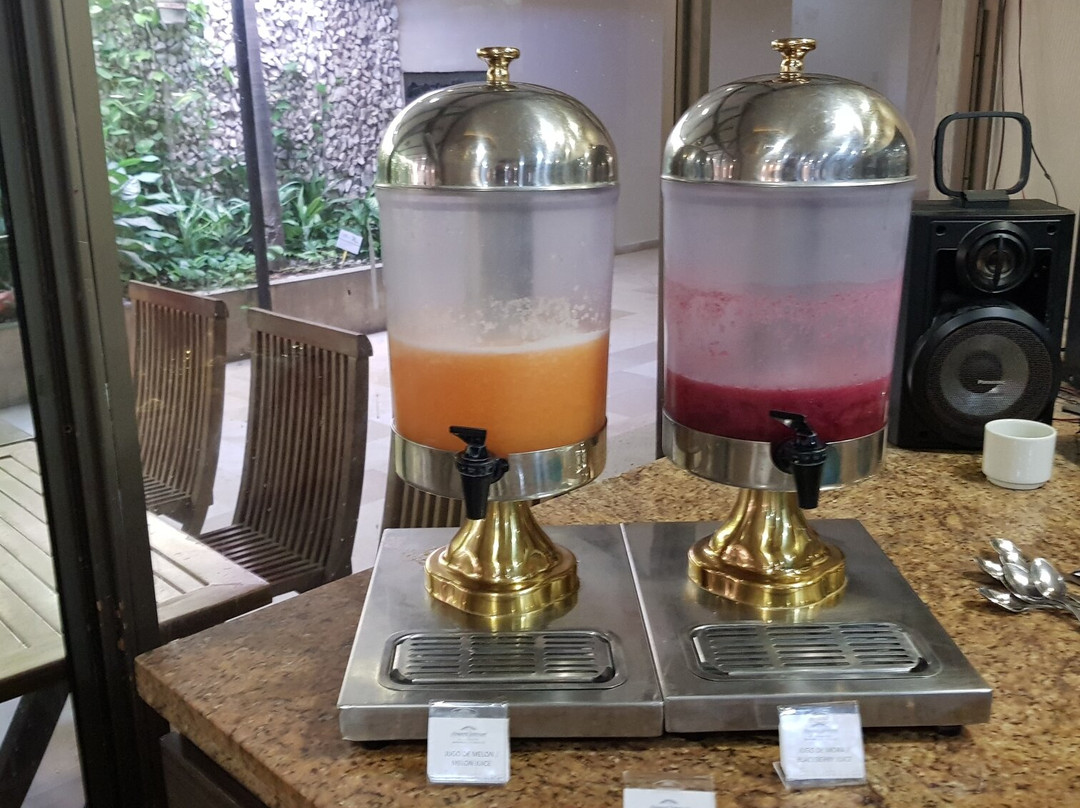 巴兰基亚凡尔赛豪生国际酒店主图