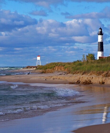 Ludington Pier House Motel主图