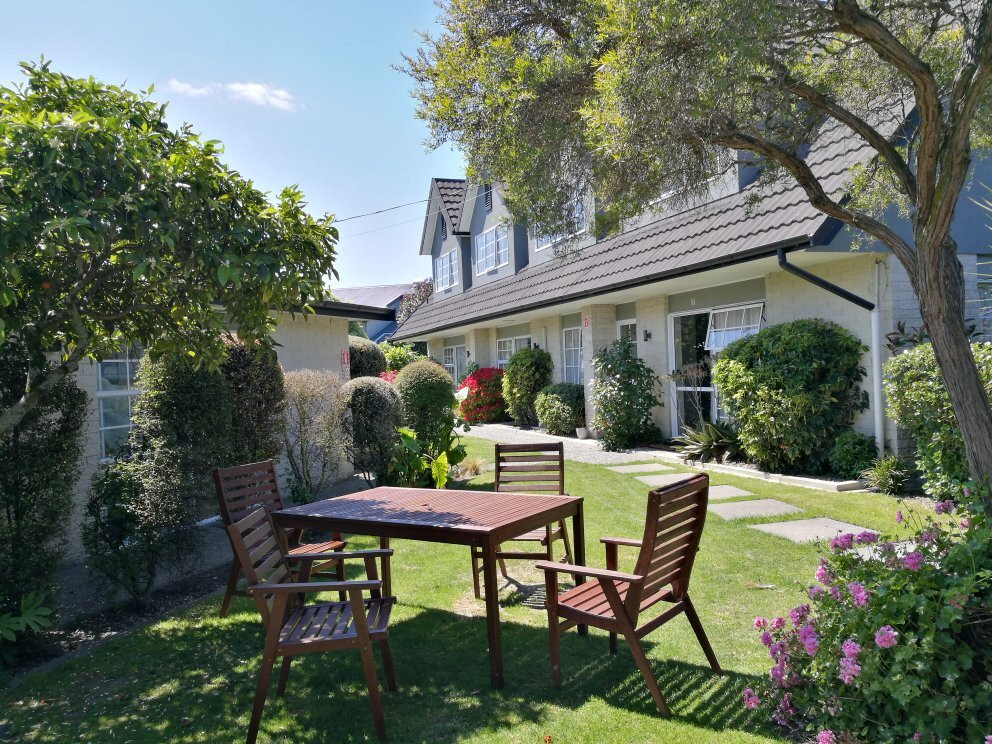 ASURE Colonial Lodge Motel主图