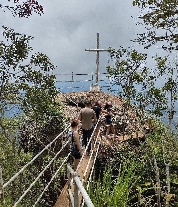 Mirador De La Piedra Capira景点图片