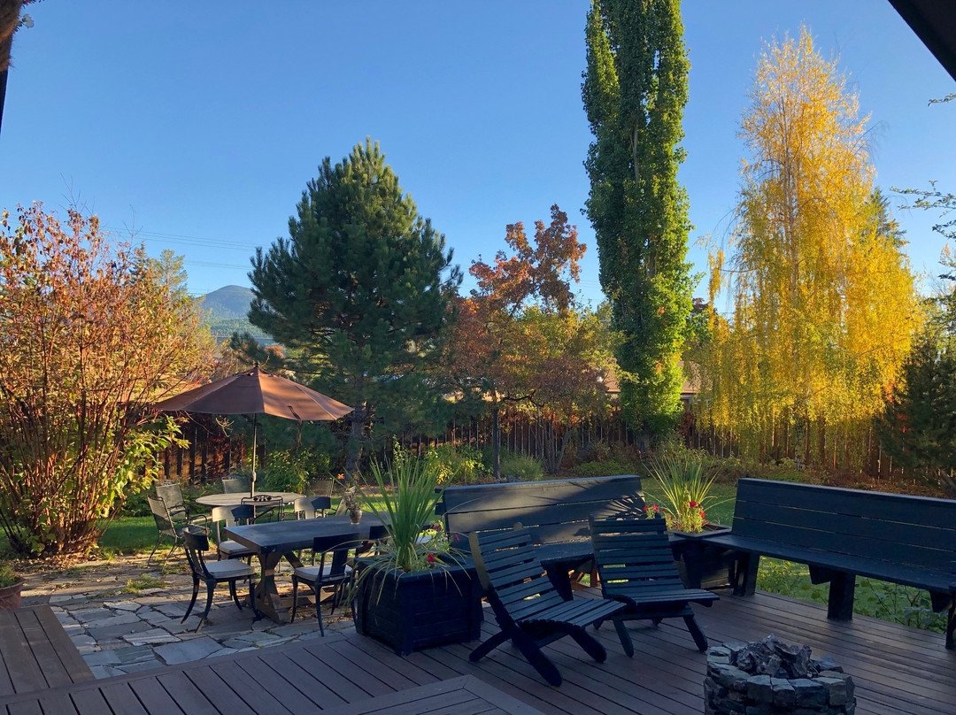 Good Medicine Lodge主图