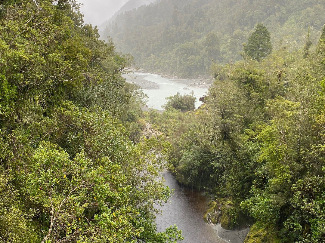 Explore West Coast景点图片