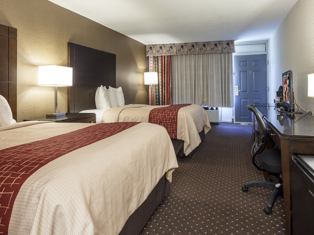 迪卡贝斯特韦斯特旅馆&套房酒店主图