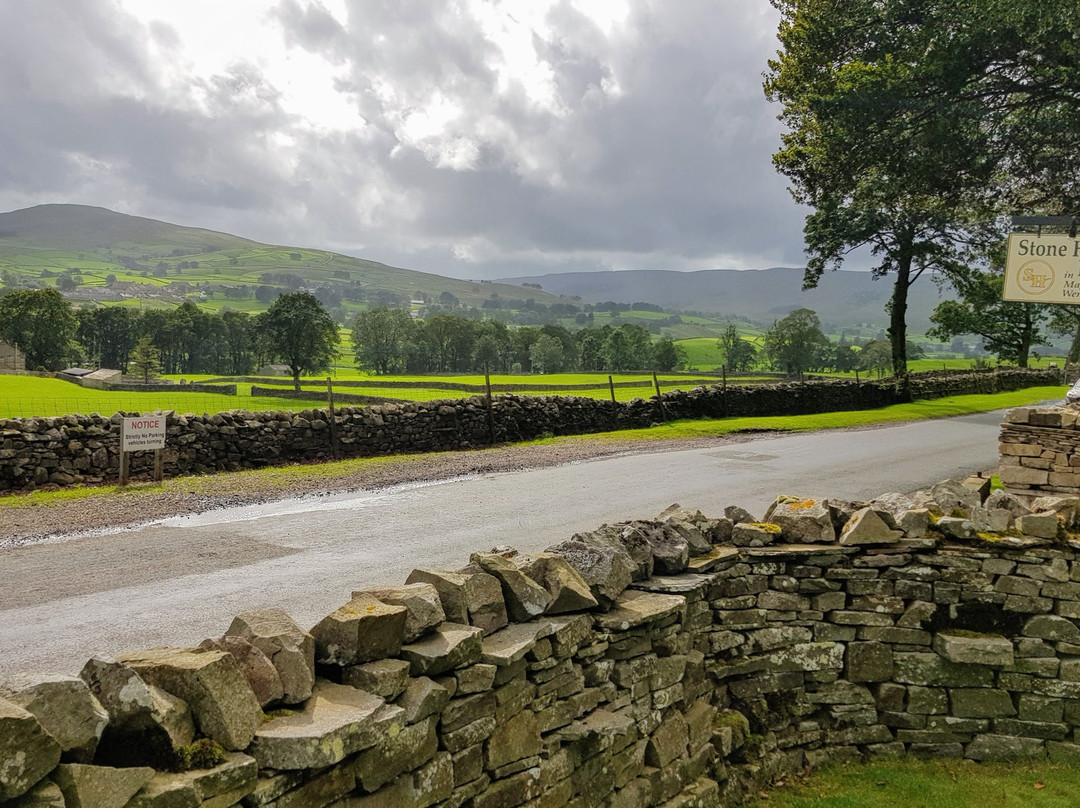 石质别墅酒店主图