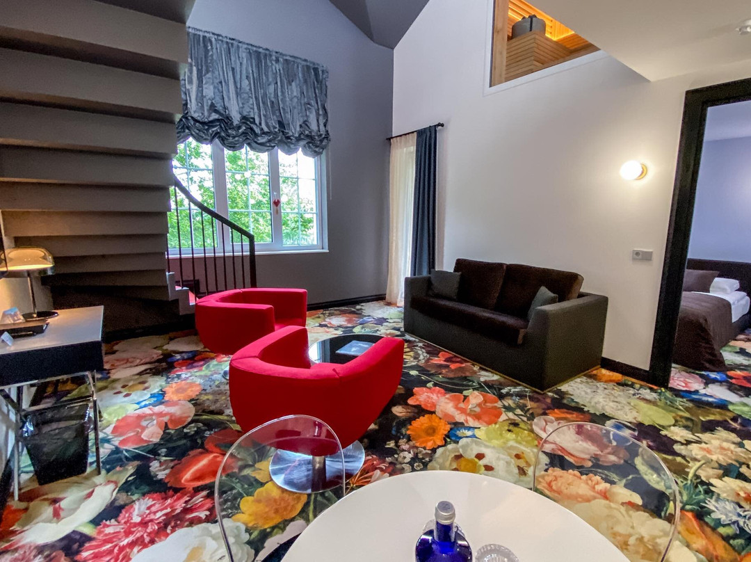 Amsterdam Plaza主图