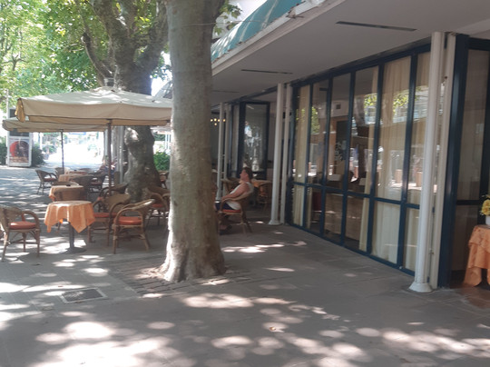 阿里斯酒店主图