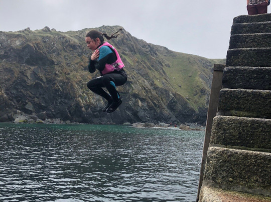 South West Coast Path Walk- Mullion Cove to Lizard Point & Village-Mullion必去景点