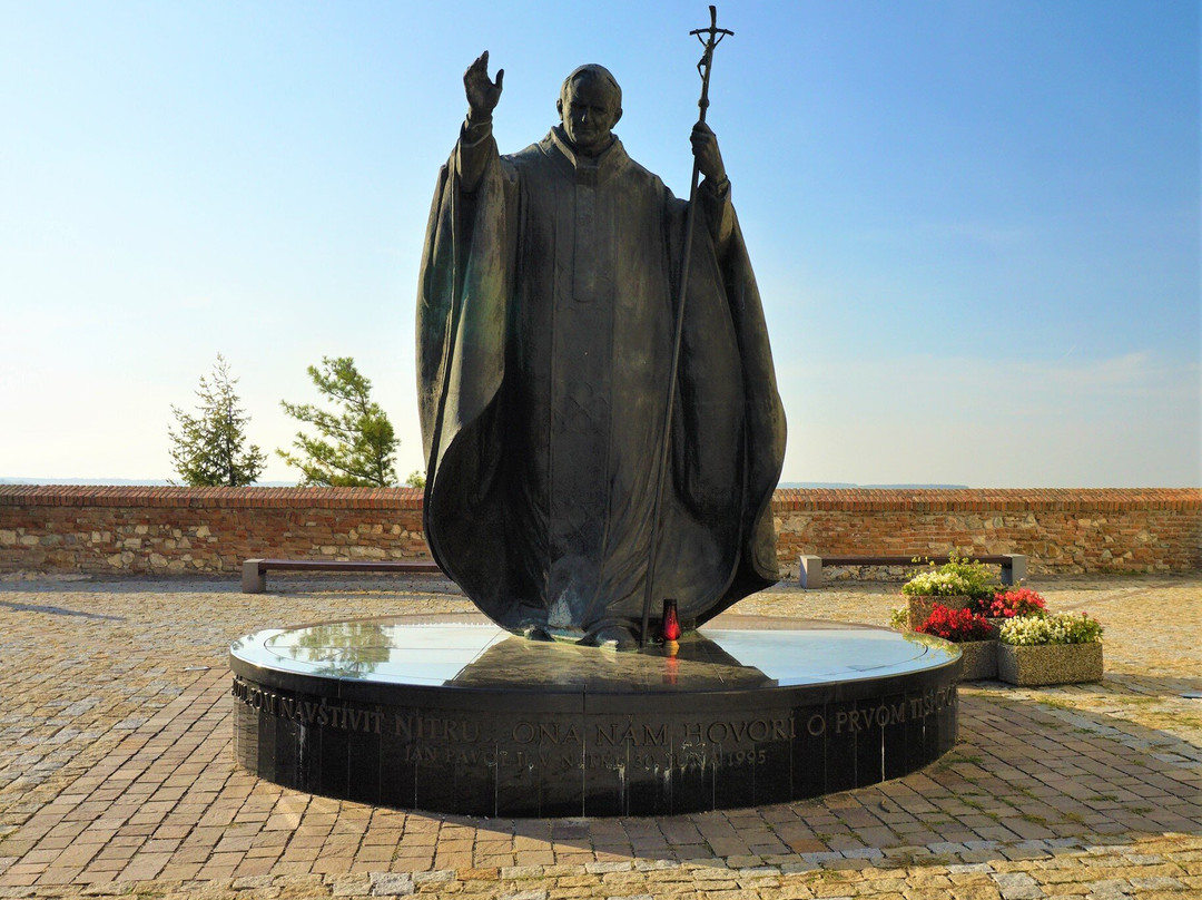 Statue of John Paul II-Nitra必去景点