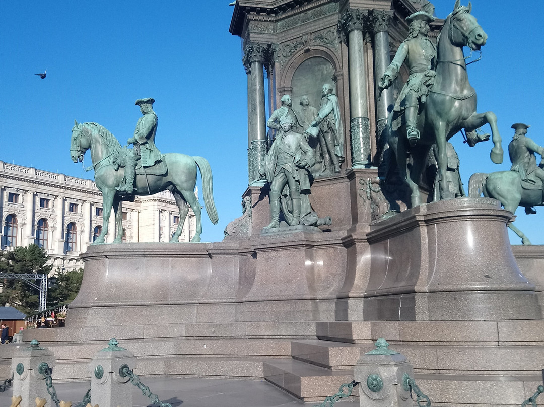 Maria Theresien Square景点图片