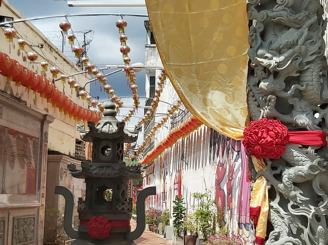 Sangtham Shrine-Talat Yai必去景点