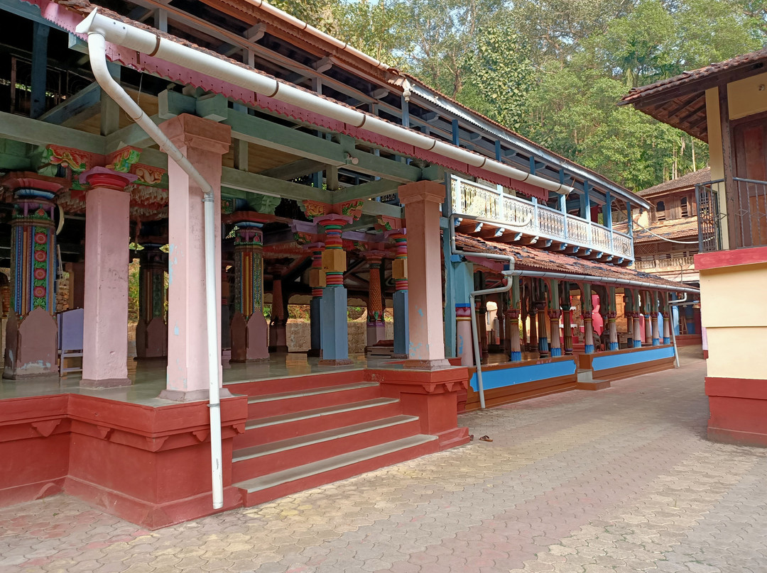 Dhootpapeshwar Temple景点图片