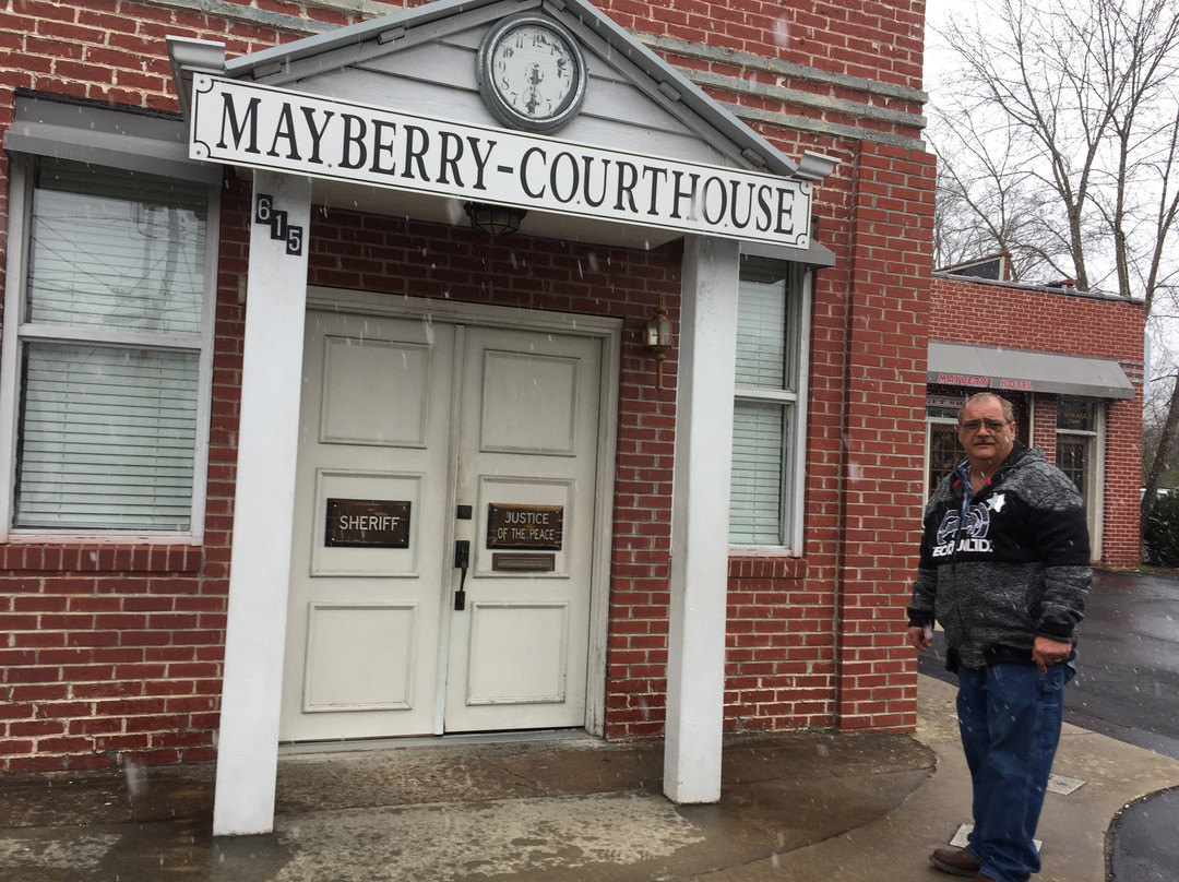Mayberry Replica Courthouse景点图片