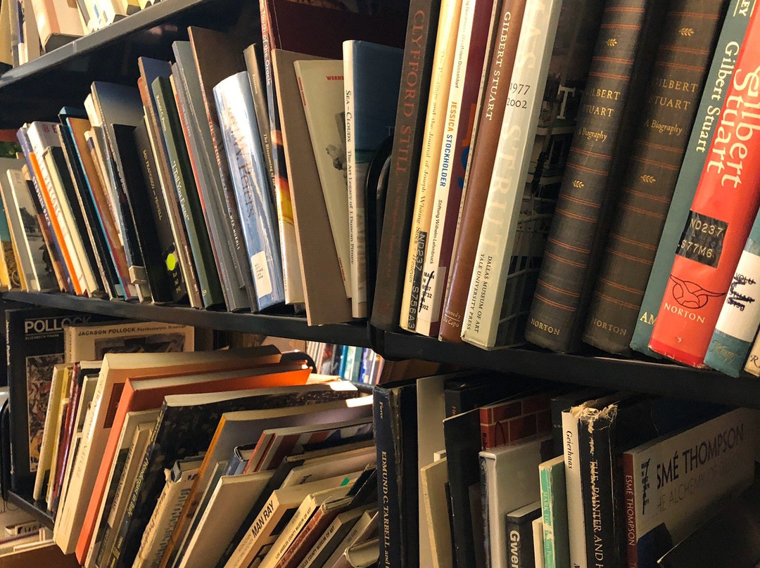 Mullen Books景点图片