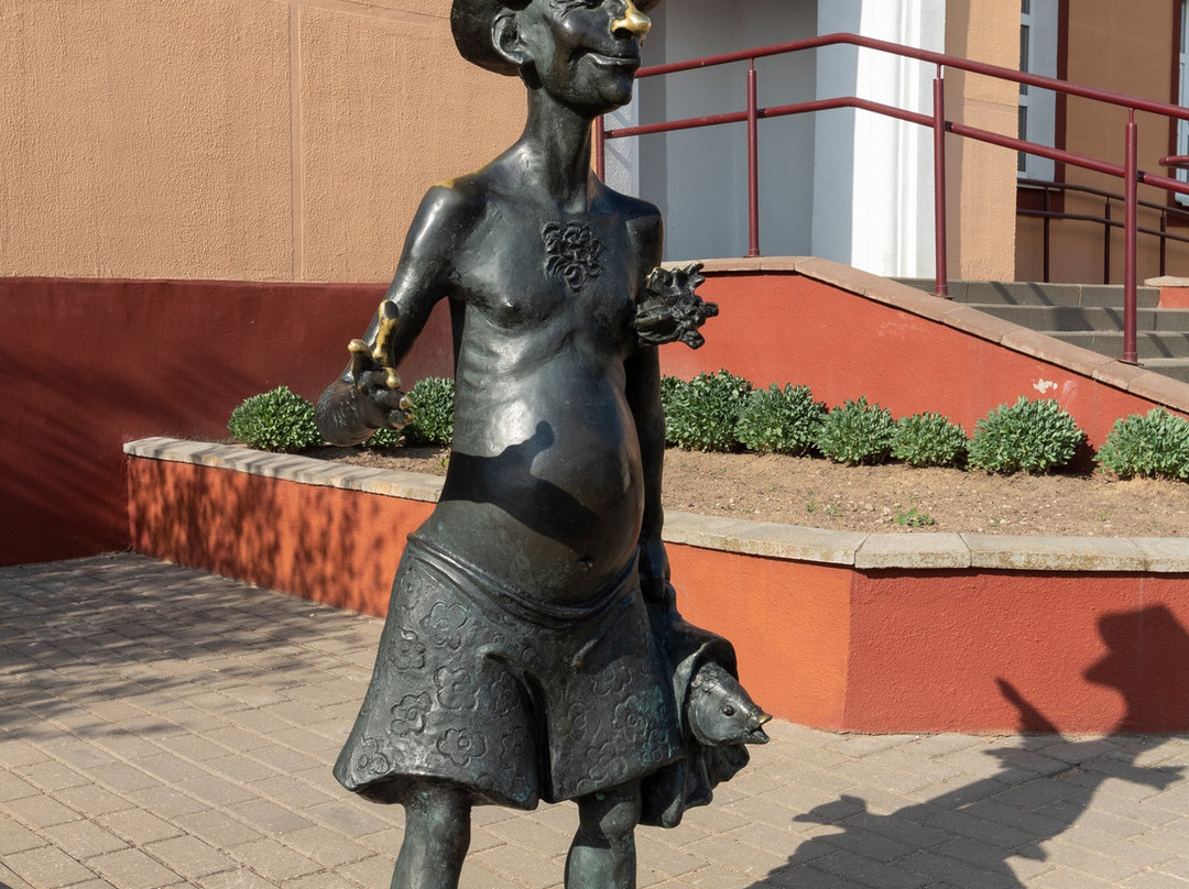 Sculpture of Bathers Vasya-Lida必去景点