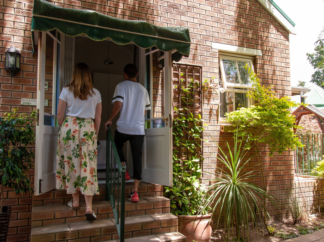 Rustic Manor Bed and Breakfast in Tokai主图