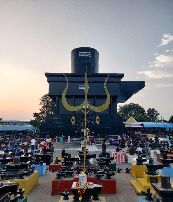 Kotilingeshwara Temple景点图片