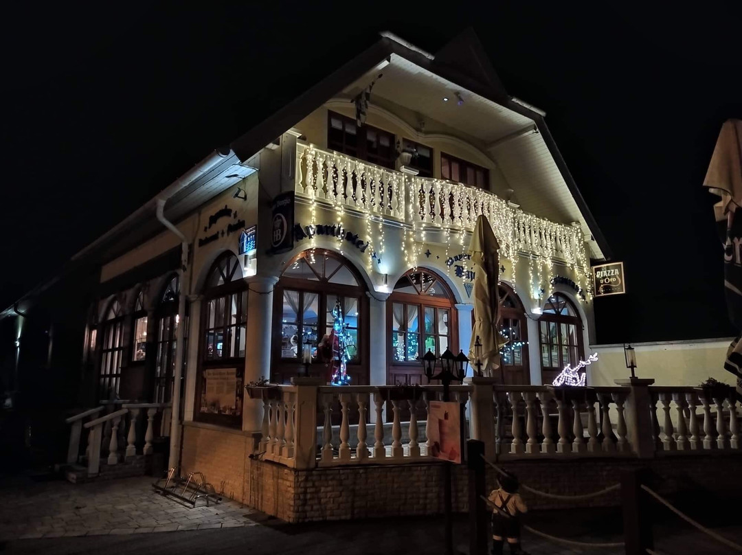 Bavarian Guest House and Aparthotel主图