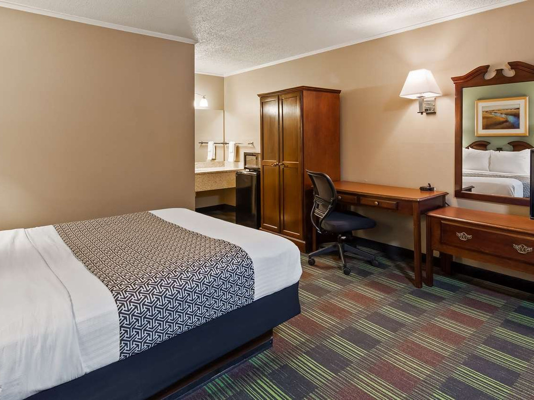 SureStay By Best Western Cameron主图