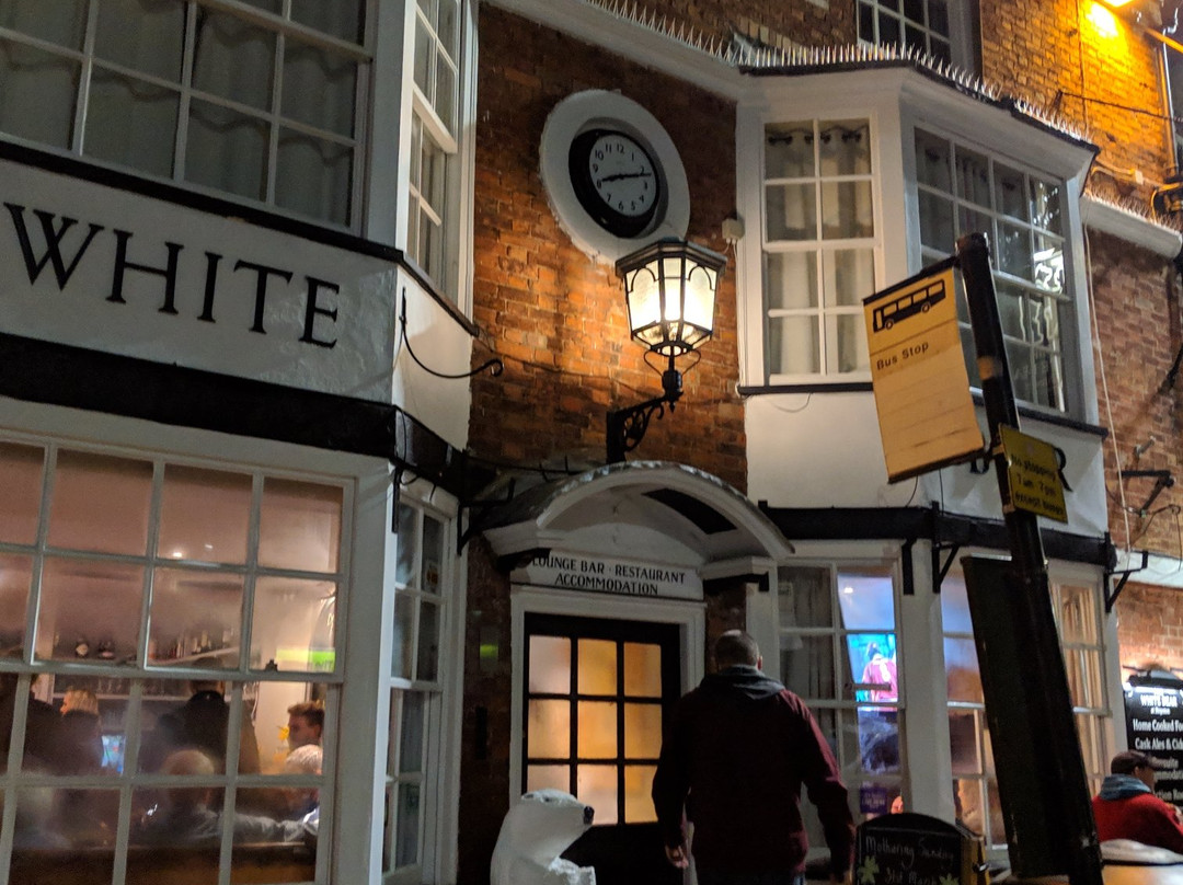 The White Bear Inn主图