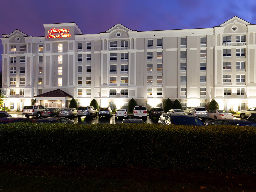 罗利/凯里 I-40(RBC 中心)恒庭套房酒店主图