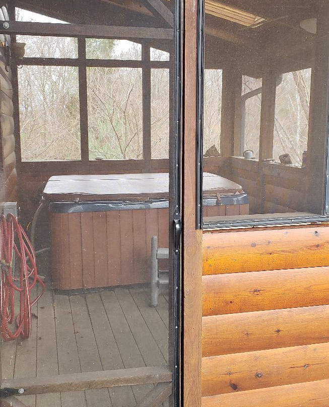 Tom Cat Hill Cabins