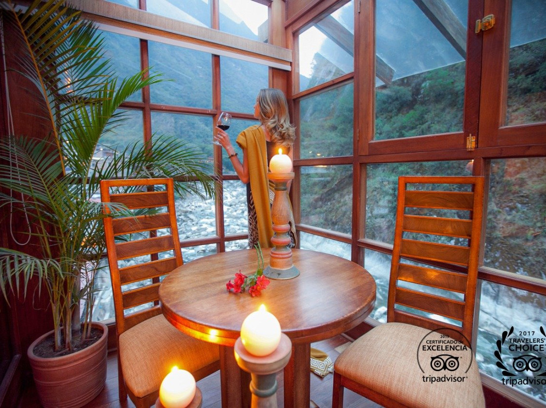 卡萨得索尔麦池皮池酒店主图