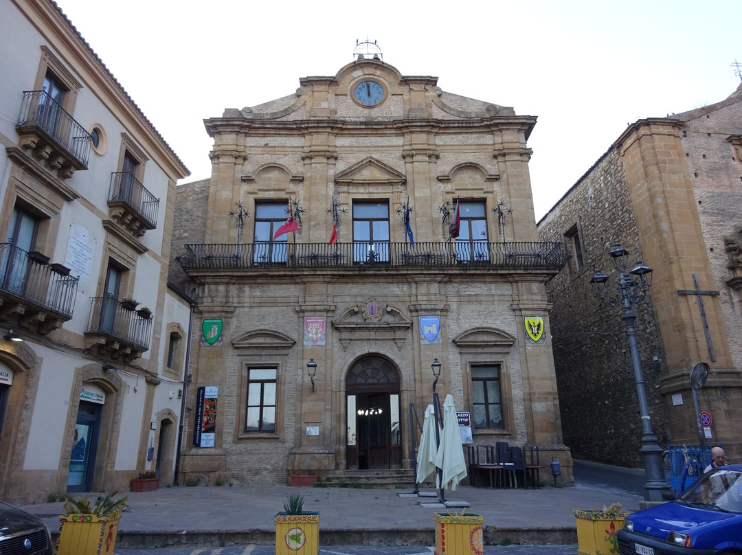 Palazzo di Citta-皮亚扎－阿尔梅里纳必去景点