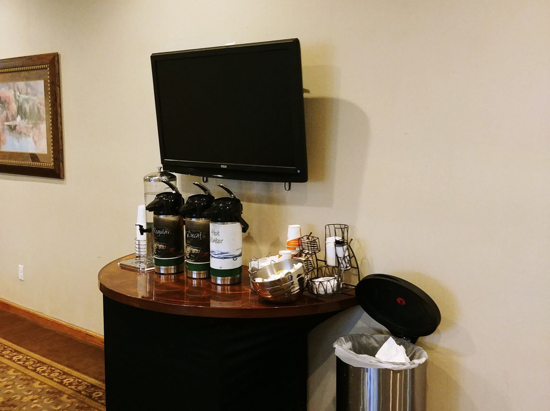 The Lux Hotel & Conference Center, Ascend Hotel Collection主图