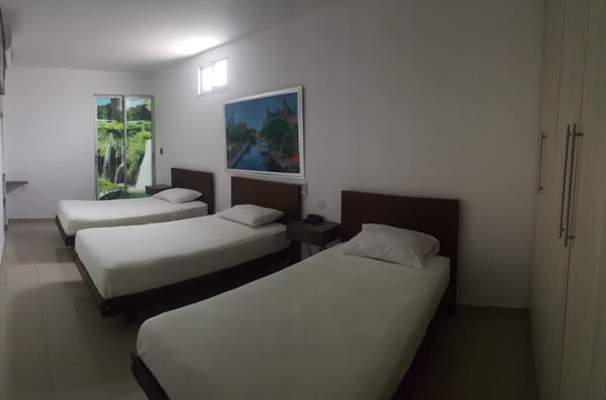 加勒比套房酒店主图