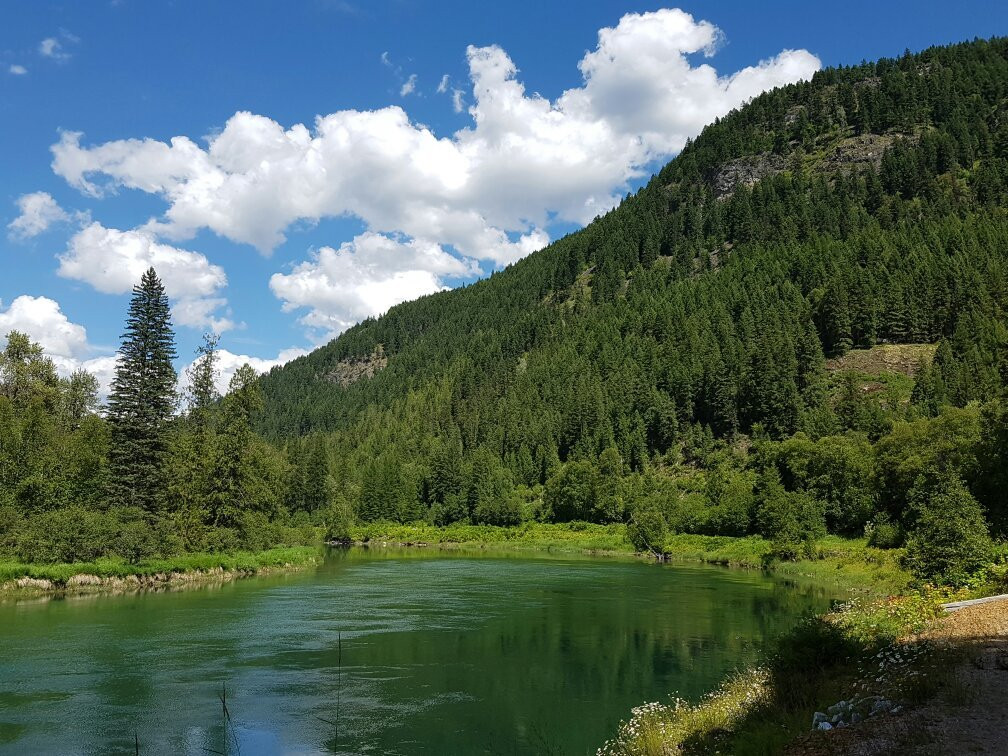 Slocan Valley Rail Trail景点图片