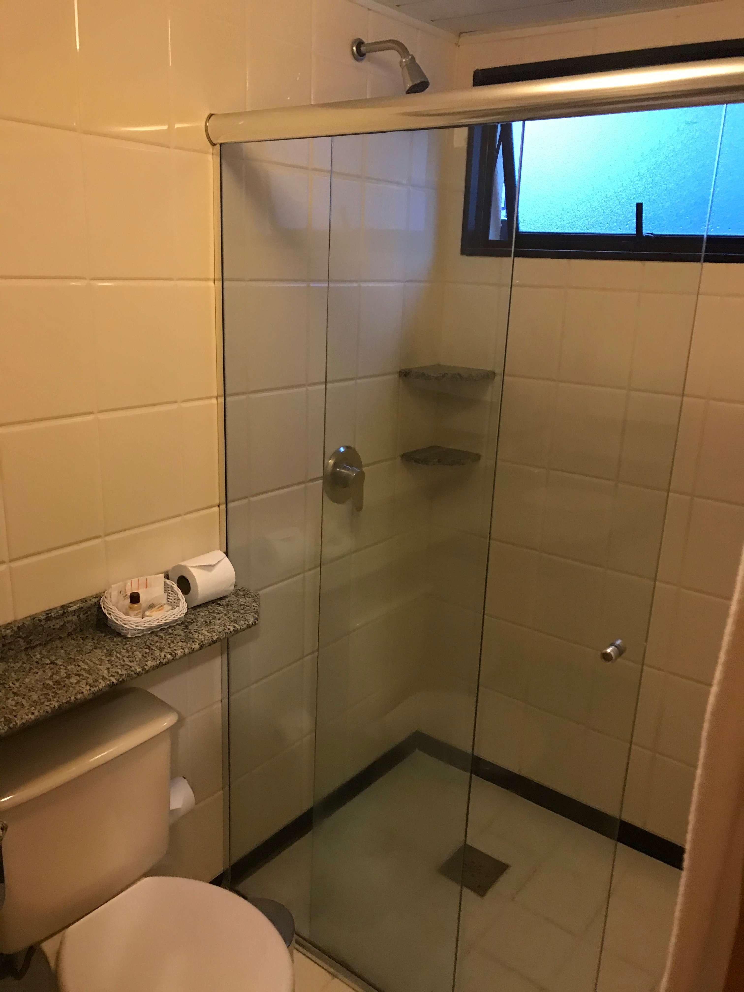 Eston Hotel-浴室