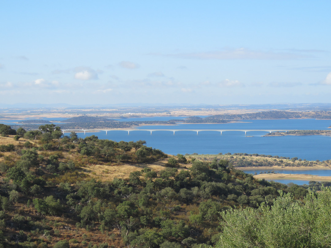 Monumento de Homenagem ao Cante Alentejano-蒙萨拉斯必去景点
