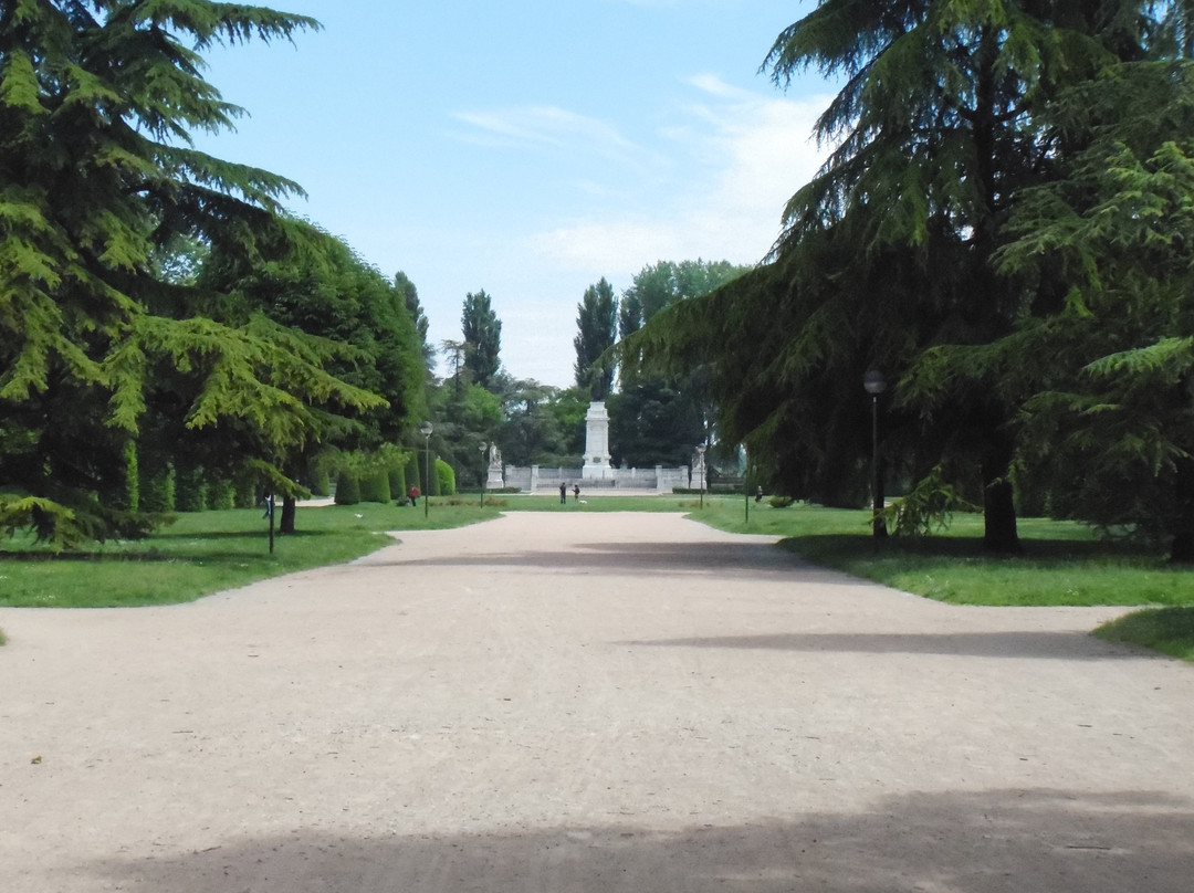 Monumento a Virgilio景点图片