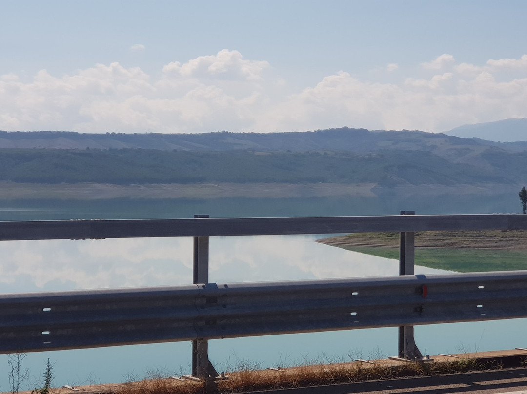 Lago di Monte Cotugno‎景点图片