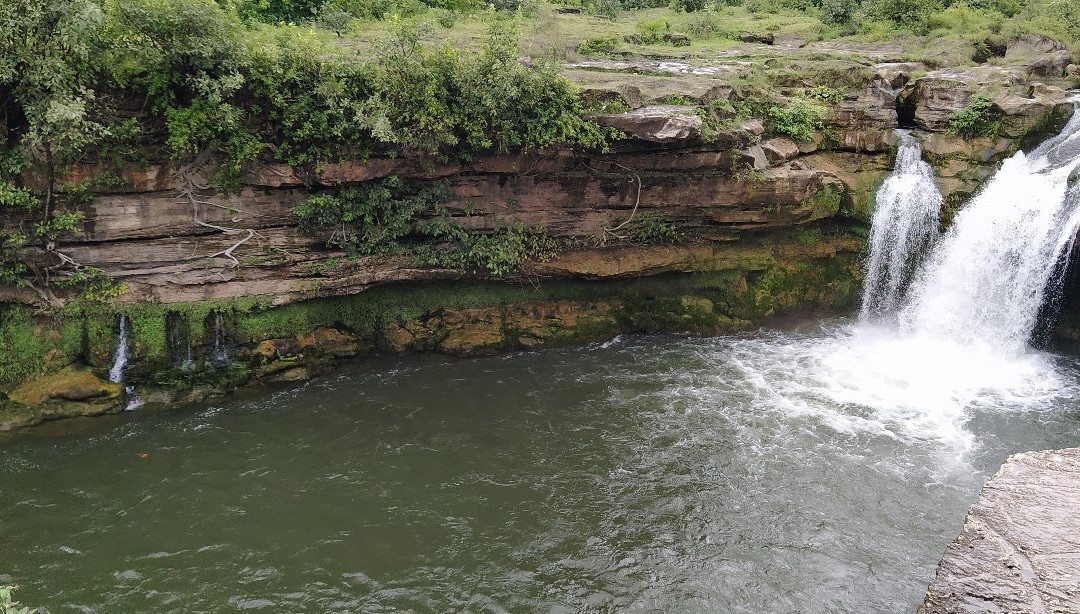 Jamjir Waterfall景点图片
