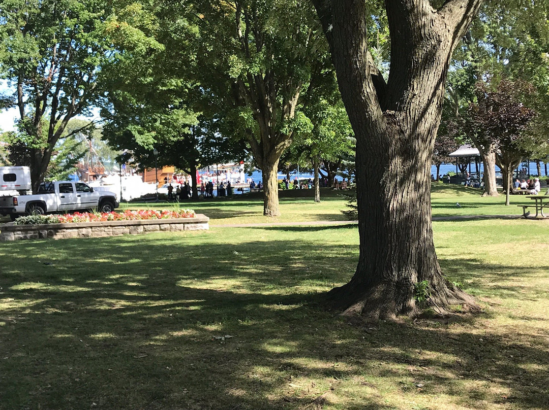 Brockville Municipal Harbour景点图片
