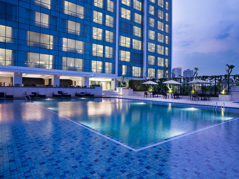 万隆皇冠假日酒店主图