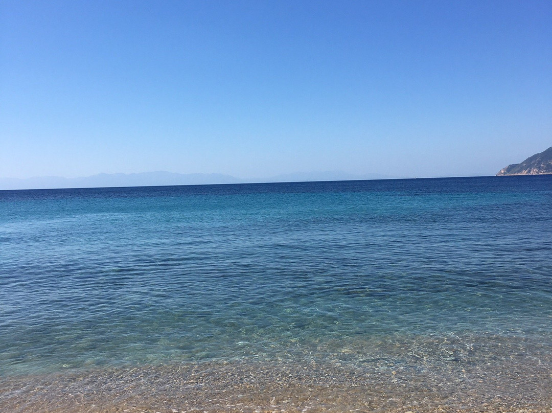 Megalos Mourtias Beach景点图片