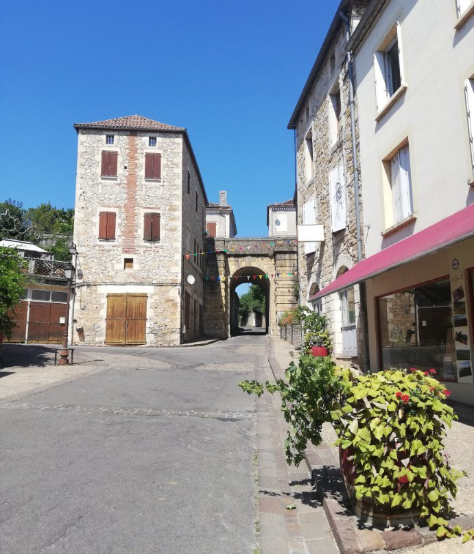 Village medieval de Puy-l'Eveque景点图片