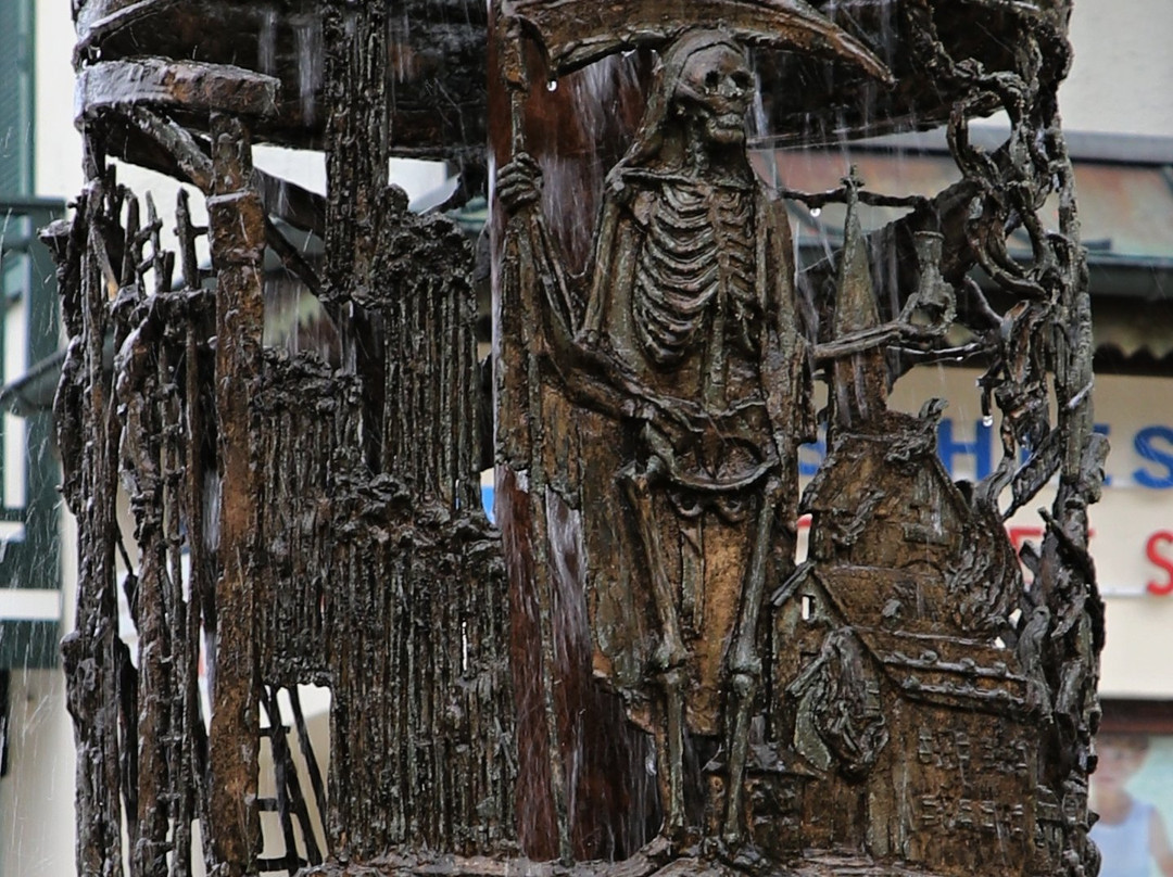 Bronze Brunnen-奥伯阿默高必去景点