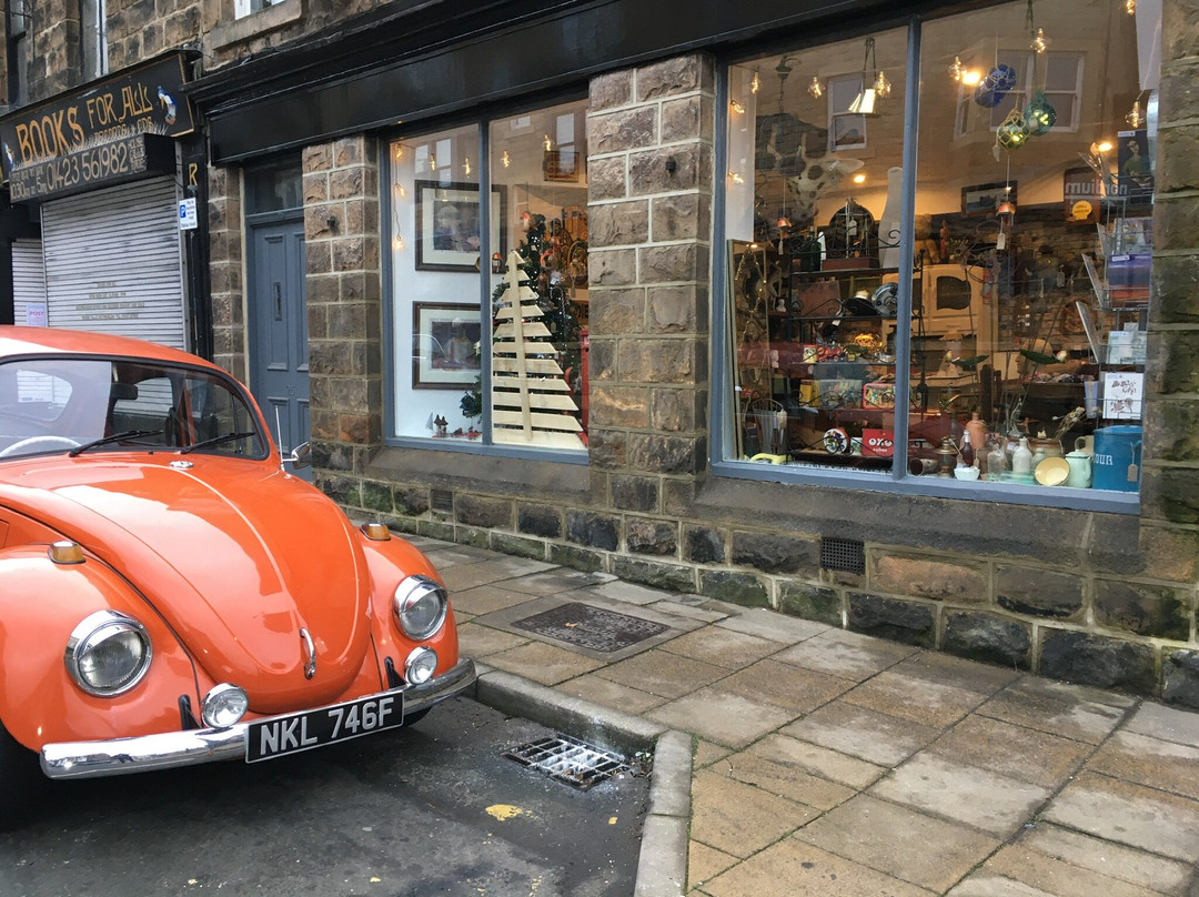 Walton旅游景点-Foxy Vintage And Interiors