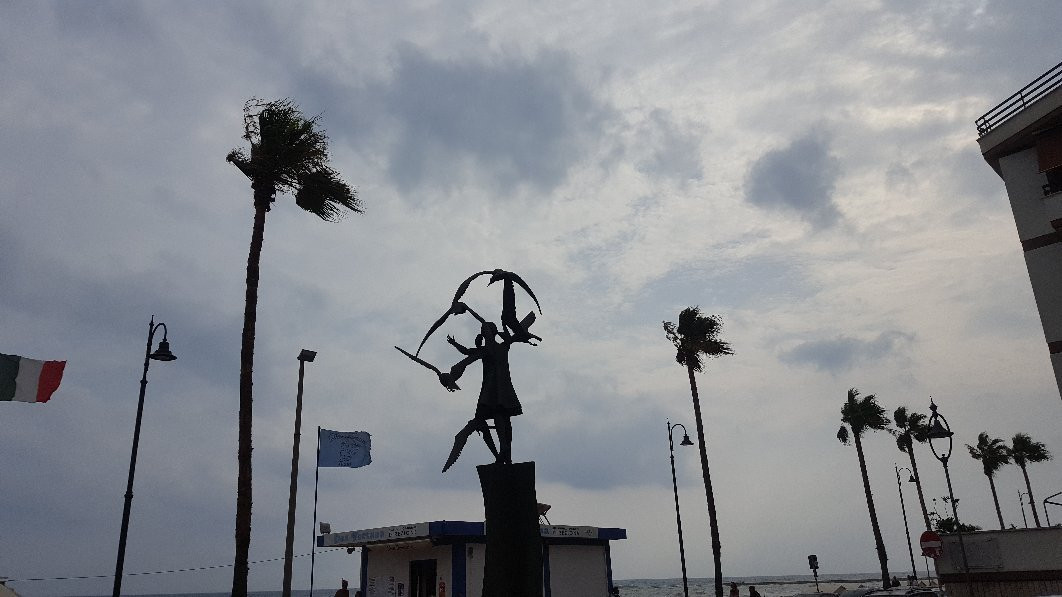 Monumento ad Angelita di Anzio-安济奥必去景点