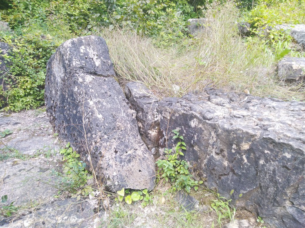 Dolmen Complex景点图片