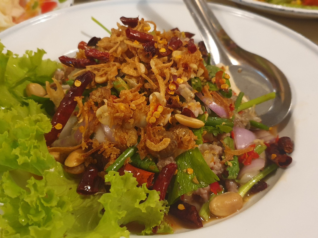 ชบาบาร์น ครัวอีสานวินเทจ