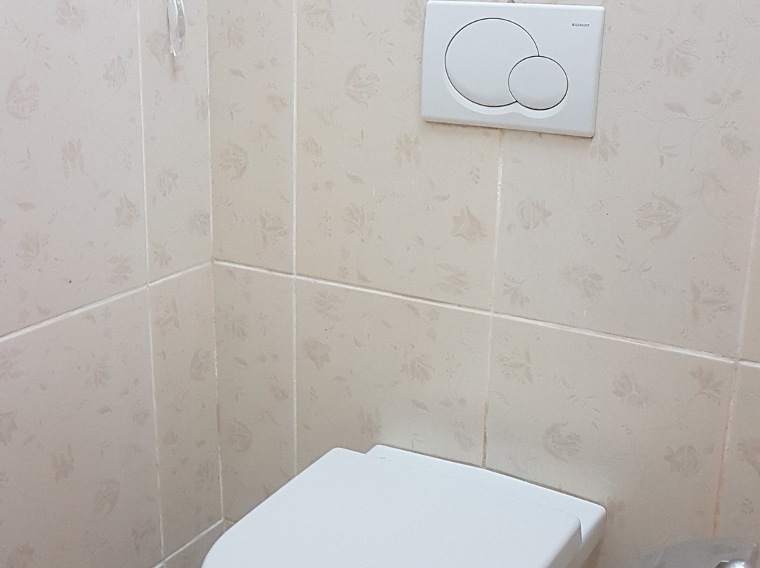 Hillcrest Hotels and Apartment主图