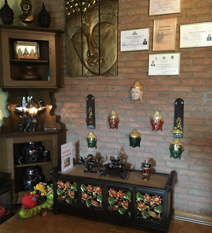 Orachorn Thai Massage & Spa-Reinach必去景点