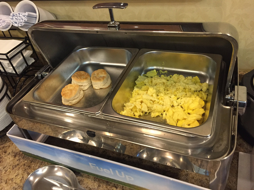 麦敏维尔凯富套房酒店主图