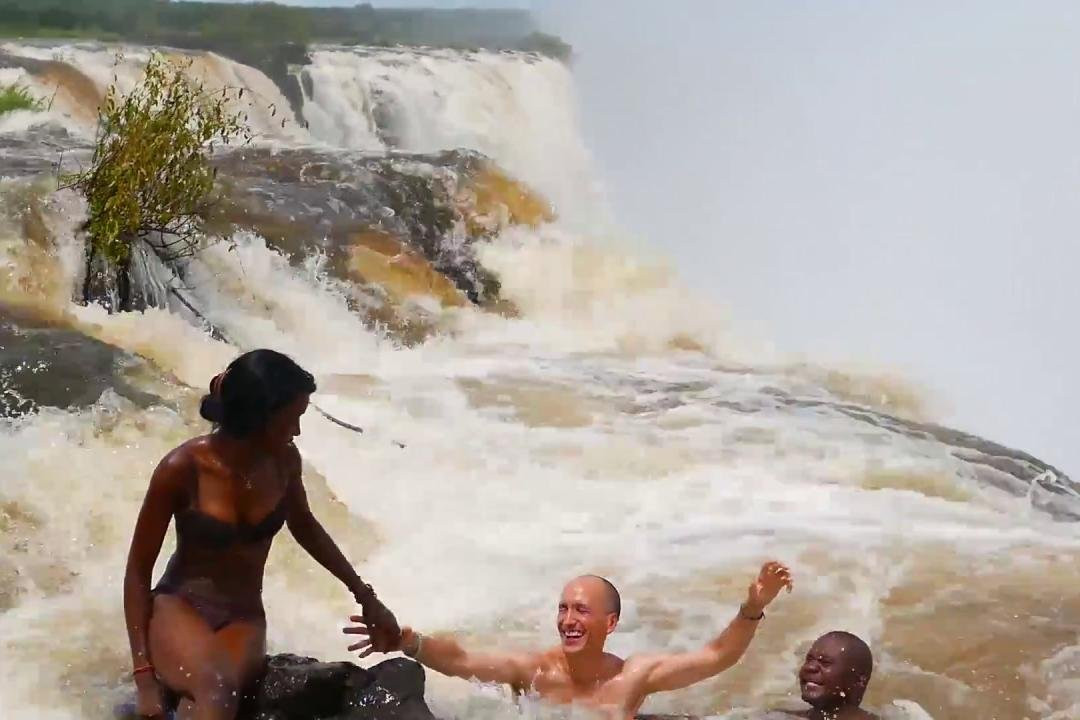 Shepherd Taxi and Tours-李文斯顿必去景点