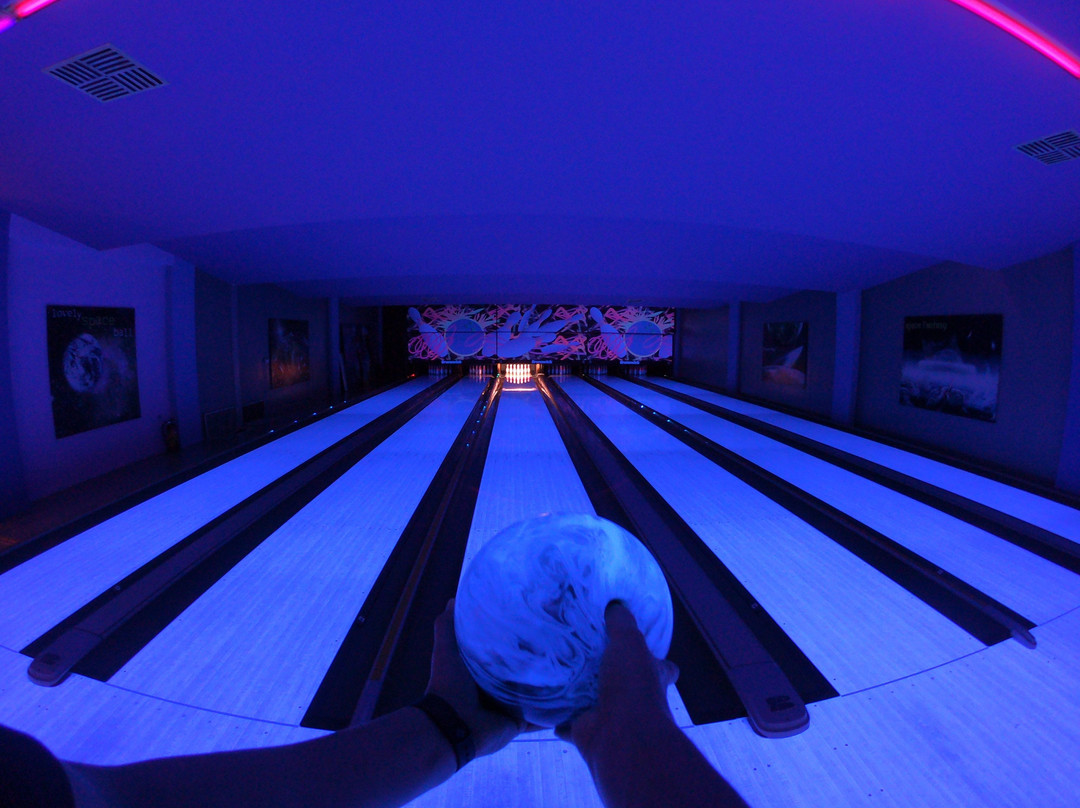 Space Bowling-卡利地亚必去景点